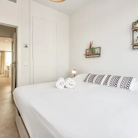 Apartmán Vivi Homes - Rembrandt Pool, Sauna, Gym & Sea View