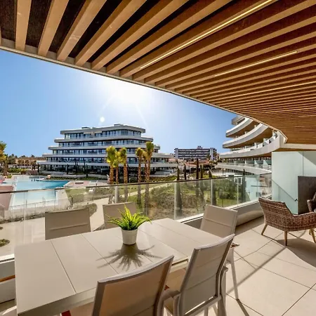 Apartmán Vivi Homes - Rembrandt Pool, Sauna, Gym & Sea View