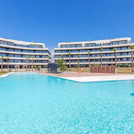 Vivi Homes - Rembrandt Pool, Sauna, Gym & Sea View *