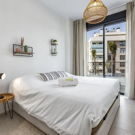Vivi Homes - Rembrandt Pool, Sauna, Gym & Sea View Apartmán *