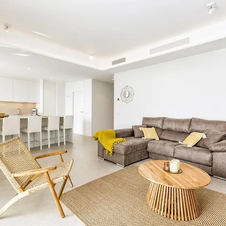 Apartmán Vivi Homes - Rembrandt Pool, Sauna, Gym & Sea View *