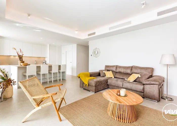 Vivi Homes - Rembrandt Pool, Sauna, Gym&sea View