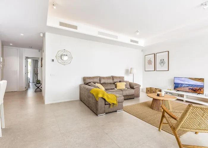 Vivi Homes - Rembrandt Pool, Sauna, Gym&sea View Apartment *